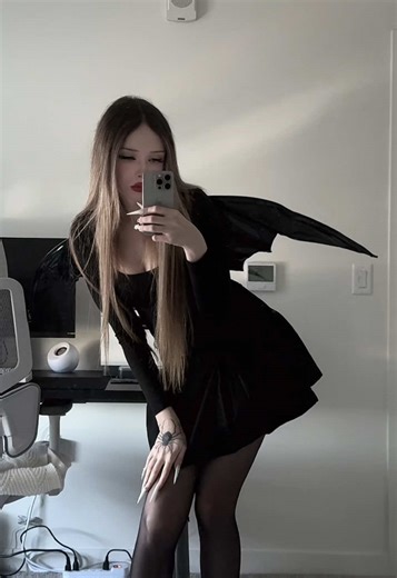 Stunning Devil Wings Cosplay Tutorial