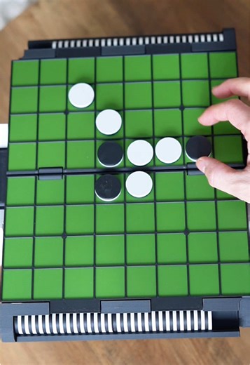 Exploring Reversi: The New Board Game Book