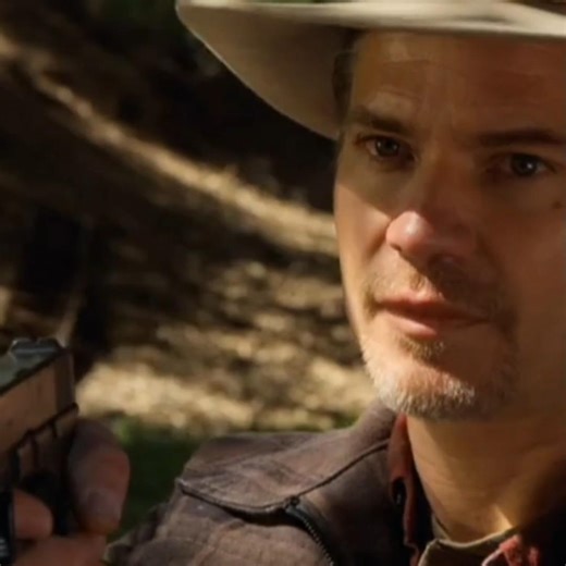 Justified | Bennetts' Standoff #justified #tvshow