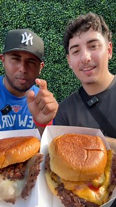 Trying the best burger in nyc! 🤔🔥 #smashburger #burgers #burger | Blakesmunchies