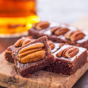 7.8K views · 44 reactions | This pecan bourbon fudge recipe is the perfect blend of sweet fudgy goodness and rich, oh so soothing, Kentucky bourbon. Perfect for your bourbon loving sweet tooth! GET THE RECIPE➡️ https://eatingrichly.com/pecan-bourbon-fudge-recipe/ | Eating Richly | Facebook