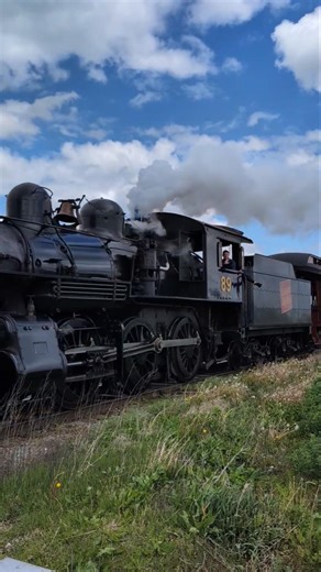The Strasburg Rail Road's Locomotive No.89 Passes by The Paradise Station in Ronks, Pennsylvania! 🚂