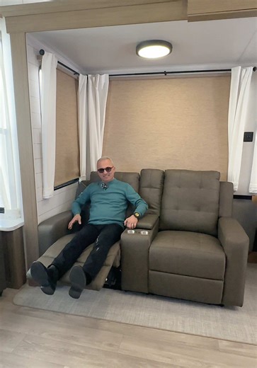Explore the 2026 Luxury RV Wildwood Grand Lodge 42FLDL