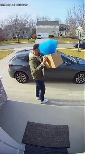 Blue paint explosion prank caught on camera 💙😂