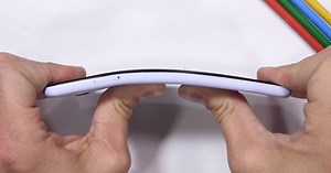Pixel 3a durability test shows plastic strength, DragonTrail glass scratch resistance