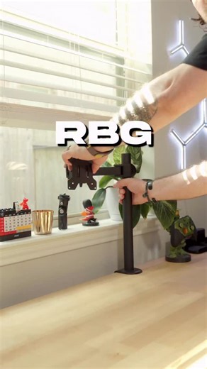 Hunter | AAFPS on Instagram: "I got rid of all my RGB to build a natural, minimal desk setup and so far, no ragrets 🤷🏻‍♂️ . #desksetup #gamingsetup #tech #deskaccessories #aboveaveragefps"