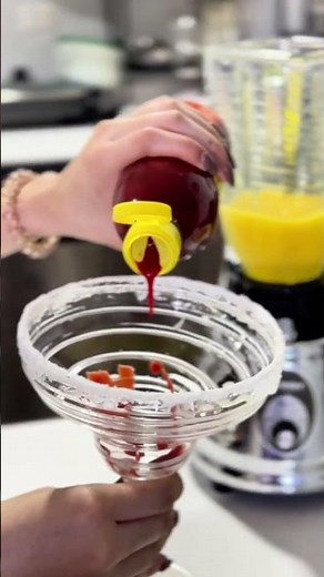 Cinco de Mayo Mango Margarita 🍹🥭 | Easy Spicy Margarita Recipe #Shorts