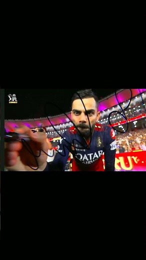 Virat Kohli Signature on Camera 📸 | Rare 4K Clip Trending Moment 2025 #viratkohli #cricket #shorts