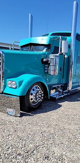 Custom Kenworth W-9 Show Truck Highlights