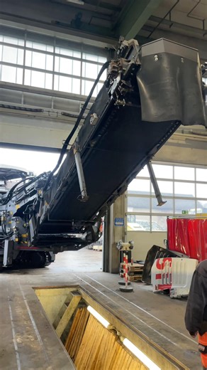 Efficient Asphalt Work with BOMAG Machines