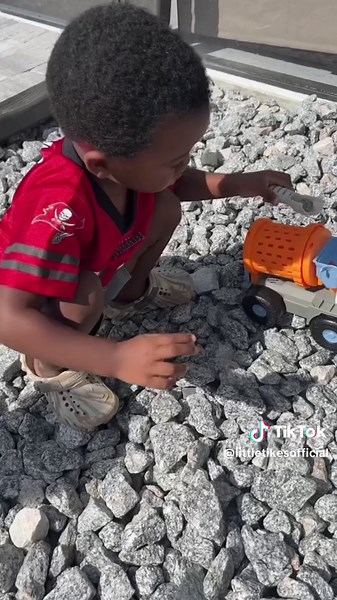 Come explore the Little Tikes Big Adventures Ultimate Explorer Set with @Tatyana and her boys! These 3-packs are loaded with so much stem-learning fun and include exclusive vehicles you won’t find anywhere else - stock up now for the holidays at @Costco Wholesale ! #littletikes #bigadventures #stemlearning #stemtoys