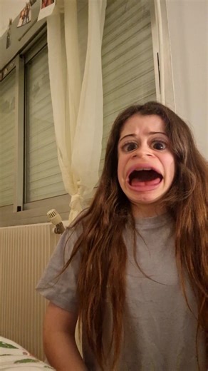 Pauvre! Tu joues le petit Joseph dans le soldat rose alors que tu es une fille