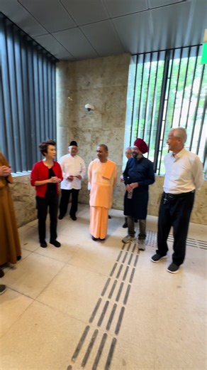 🙏🏻 𝗕𝗹𝗲𝘀𝘀𝗶𝗻𝗴 𝗼𝗳 𝗛𝘂𝗺𝗲 𝗠𝗥𝗧 𝗦𝘁𝗮𝘁𝗶𝗼𝗻 𝗯𝘆 𝗥𝗲𝗹𝗶𝗴𝗶𝗼𝘂𝘀 𝗟𝗲𝗮𝗱𝗲𝗿𝘀 🚉 As we prepare for the opening of Hume MRT Station tomorrow, we were honoured to witness a special blessing ceremony led by religious leaders from major faiths in Singapore. Their prayers and blessings extended to the station, its staff, and all commuters who will soon travel through this new addition to our transport network. Community leaders, along with senior management from SBS Transit and the