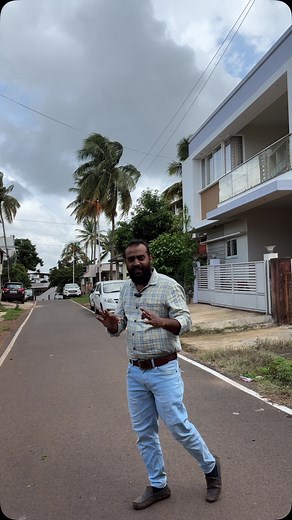 3.9K views · 560 reactions |  **Old House / Corner Plot for Sale –...