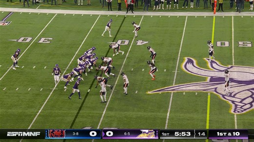 Dobbs' ambitious deep launch nearly results in leaping catch for Addison