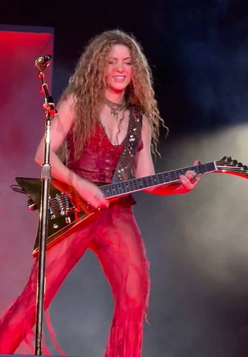 @Shakira @Live Nation Concerts #lmynlworldtour #lmynl #lmynlworldtourrio #objection #shakira #errejota #riodejaneiro