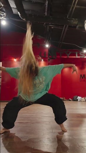 The precision in this routine is INSANE! Choreographed by #kieltutin #millenniumdancecomplex