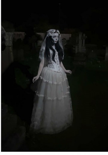 Goth Bride Cosplay Inspiration: Embrace the Dark Aesthetic