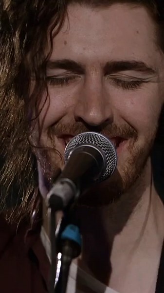 Hozier's Captivating 2014 Live Performance of From Eden