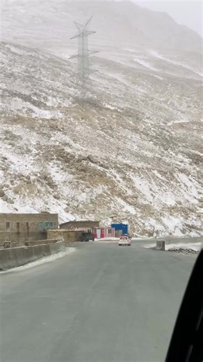 کار ساخت و ساز داخل تونل سالنگ به گونه کامل تکمیل شده است. | Roohullah Sangar