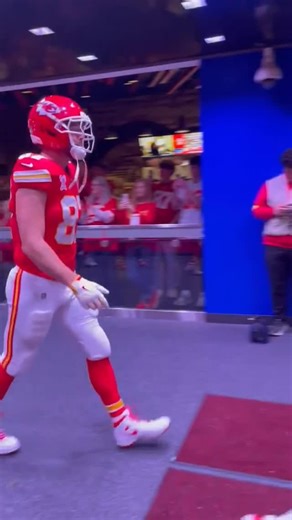 Taylor and Travis Updates on Instagram: "LFG!!! Last home game of the season. Make it count. ❤️💛🏈 #traviskelce #chiefs #kansascity #kansascitychiefs"