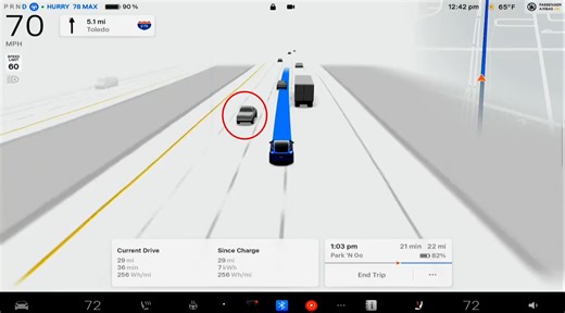 Tesla just fixed a four-year-old bug with Full Self-Driving visualization