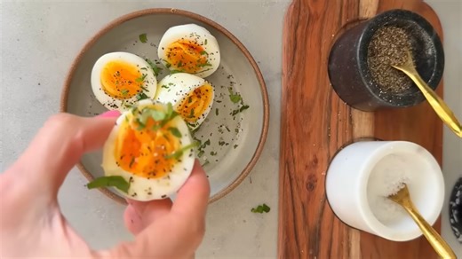 Air fryer hard boiled eggs | A simple breakfast hack