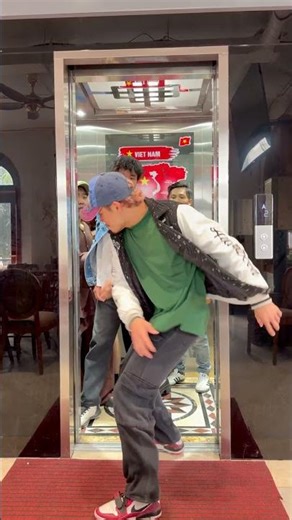 There’s no more room in the elevator | Oppa Huy