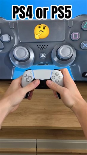 PS4 vs PS5 🤔 playstation controller #playstation