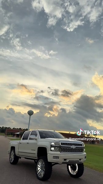 C matthews (@.c.matthewz)’s videos with original sound - C matthews