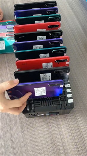 Carson Jio on Instagram‎: "USB Ports Phone Farm Holder Charging HUB Setup Bot Farm reelfarm One computer connect and control to multiple Android phones. Granja de bots חוות טלפונים חוות בוטים #phonefarm #boxphonefarm #some3ccom"‎
