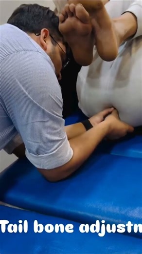 tail bone adjustment treatment without medicine #chiropractor #physiotherapist #bodypain #painrehabb
