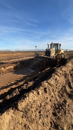 D6 keeping the cut maintained for our 657s 👊🏼 #dozer #d6 #catconstruction #construction #earthwork | Earth Basics, General Engineering Contractor