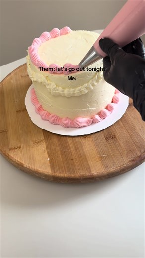 Creating Beautiful Cakes: Tips and Techniques