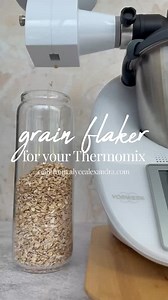 Turn your Thermomix into a powerful, fresh grain flaker with our easy-to-use attachment and your WunderCentix axis - giving you healthier, tastier grains in seconds. Flaking your own grains at home means you retain their natural oils, fibre and nutrients, which are quickly lost once grains are processed and exposed to air. The result? Better texture, deeper flavour and more nourishment in every bite. Whether you’re flaking oats for creamy porridge, barley for grain salads, spelt for homemade gra