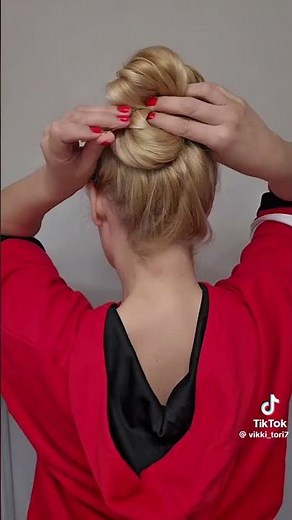 chignon haut volumineux et facile