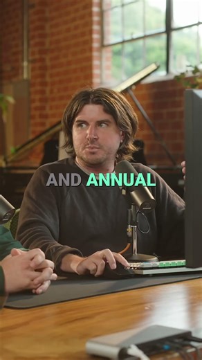 Subscription Business Models: Monthly vs. Annual Plans #shorts