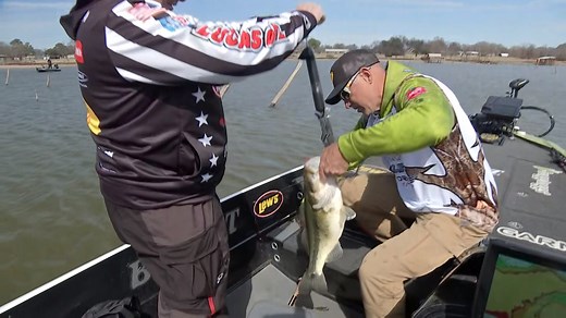 Andy Morgan's 8-pound, 11-ounce "tongue sampler" was wearing lipstick on Lake Fork! Relive his catch from Stage Two of the Bass Pro Tour. | Major League Fishing