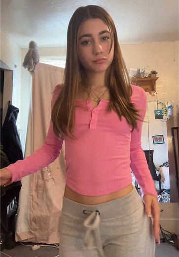 can one of my friends learn this and do it w me ?? thanks ☺️ #19 #fakebody #foryoupage