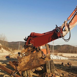 [Hot Item] Heavy-Duty Cat320 Excavator with Rotating Hydraulic Metal Shear