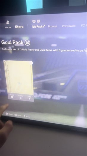 Opening a gold pack and giving haircut from other players #fyp #fifa #stitch #football #tiktok