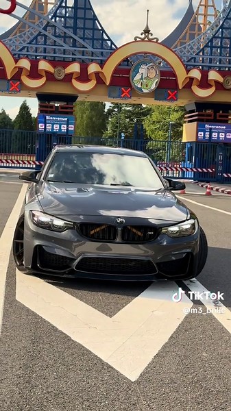 BMW M3 F80 Competition Review and Features