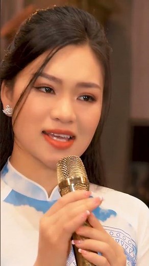 Nàng sơn ca Lê Ngọc Thúy đưa khán giả đi Vòng Quanh Xứ Nghệ qua giọng ca ngọt ngào #shorts