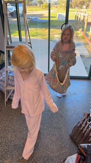 Ashlee and Penelope up with the sunrise 🌞 Ashlee’s strolled into the animal hospital with Stephen snuggled up in his little custom nightie 🐾🍼 While we’re topping up the milk powder, it’s the perfect time to let you know the merch is back in stock – including plus sizes 👕💚 Every shirt, hoodie and nightie you grab goes straight back into feeding these little battlers and helping us build the new enclosures and hospital upgrades. Huge thanks to everyone who’s already jumped on board and suppor