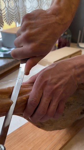 Mastering the Art of Ham Slicing in the Kitchen