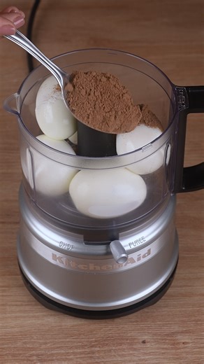 Mix chocolate to eggs and you'll be amazed by the result | That Recipe