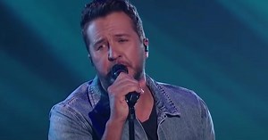 Luke Bryan Performs Newest Single 'Waves' on 'American Idol'