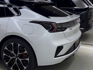 #极氪猎装敢玩更懂美 新疆首台焕新001Ultra 版提车#焕新极氪001 #极氪001#极氪001FR #极氪007GT 苦等小一个月心爱的001终于提了