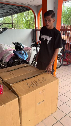 Exploring D-Max: The Original Roger and His Journey