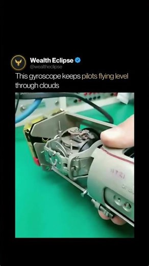 This gyroscope keeps pilots flying level through clouds